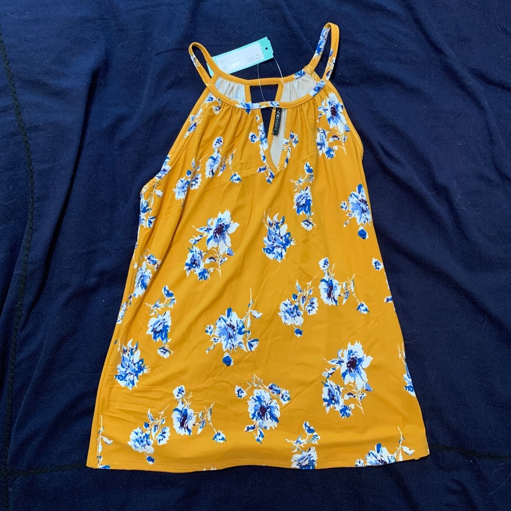 NWT Papermoon Llaria Keyhole Knit Top